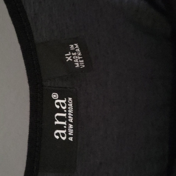 A N.A top - Picture 2 of 3